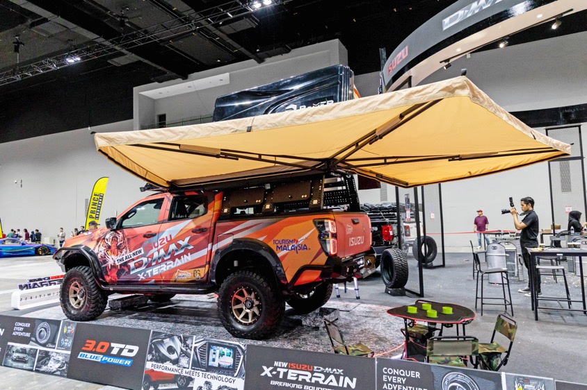 いすゞ・D-MAX（オーニング仕様）