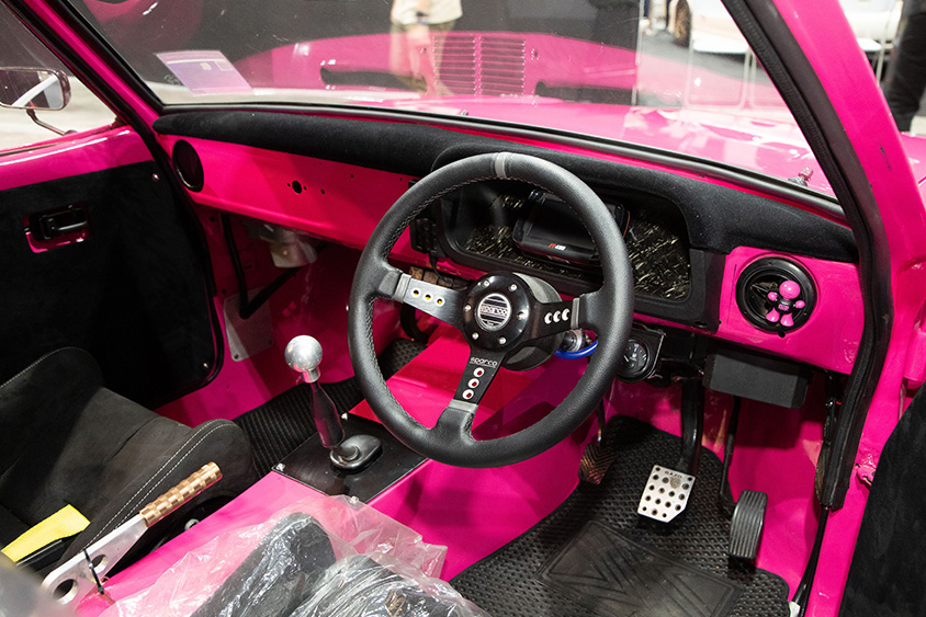 フォード・フォード・エスコート・マーク2の運転席(東京オートサロン・クアラルンプール2023)