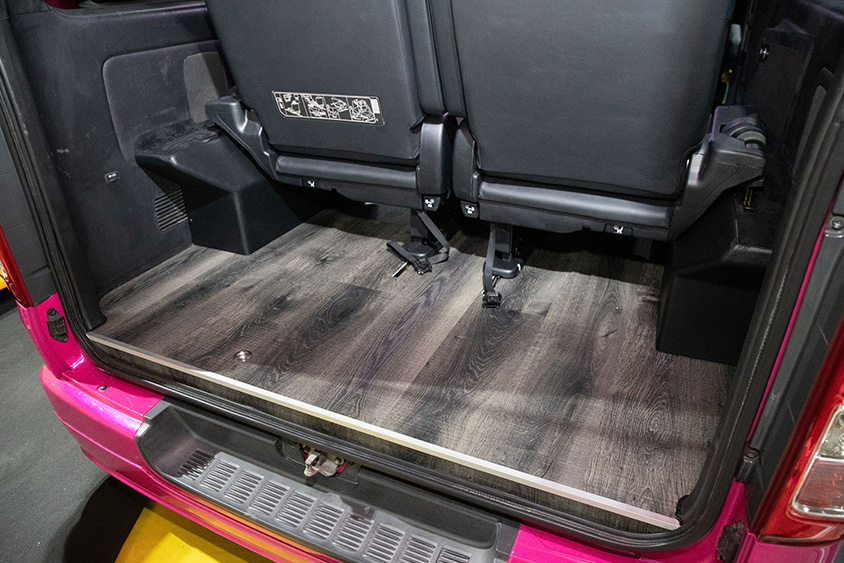 トヨタ・ハイエースの床（東京オートサロン・クアラルンプール2023）