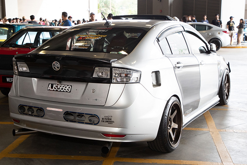 プロトン・プレヴェのリヤ