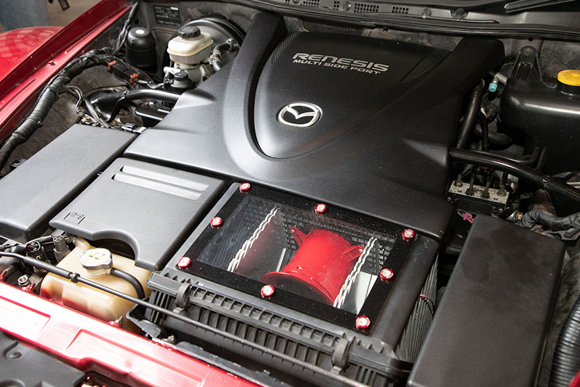 マツダ・RX-8のエンジンルーム