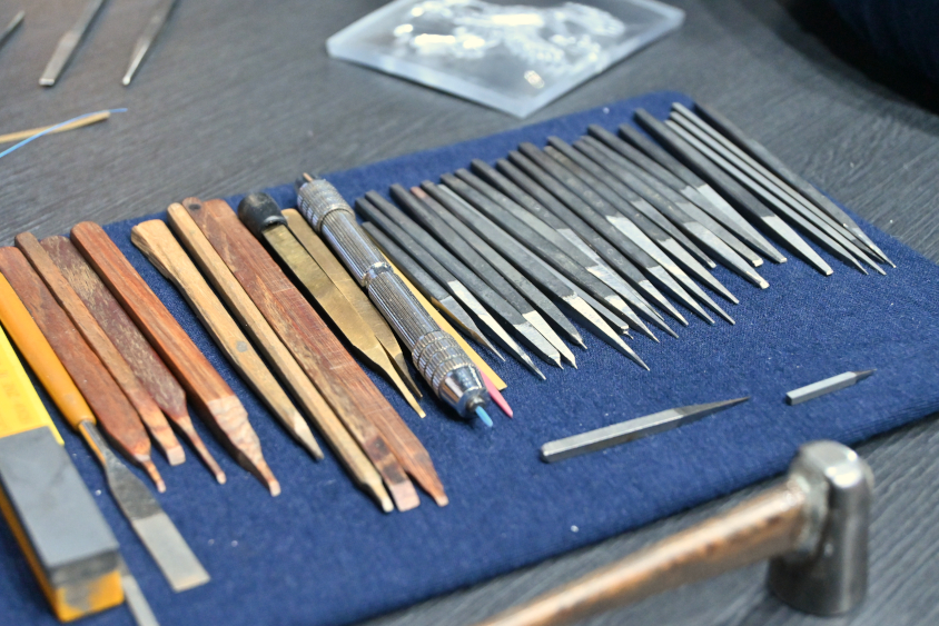 センチュリー鳳凰のエンブレムの金型の工具