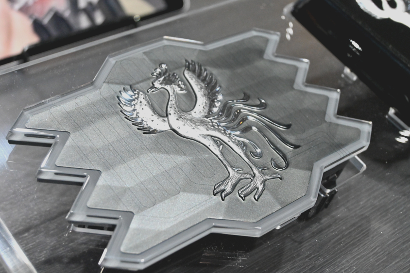 ミリ波レーダー対応のセンチュリー鳳凰のエンブレム