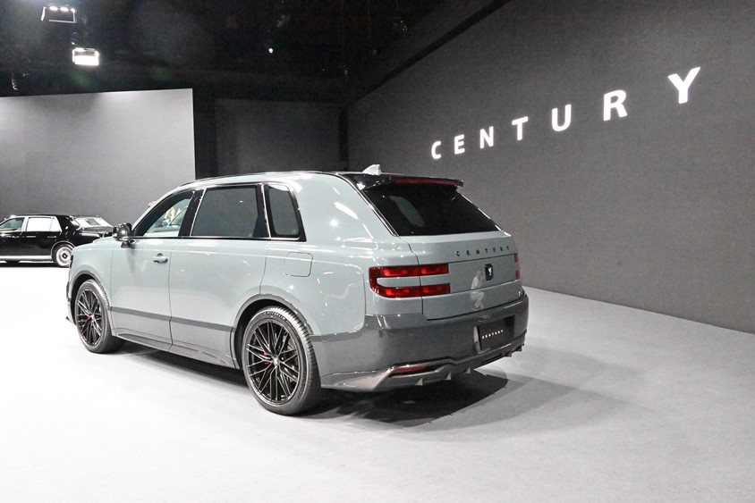 センチュリー　GRMN　リアビュー