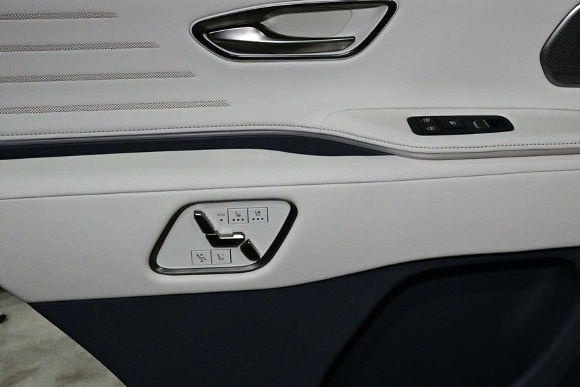 センチュリー　シートポジション用のスイッチ