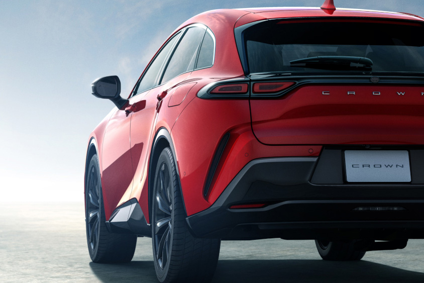 クラウン（スポーツ） Z(2.5Lハイブリッド車)のリヤ