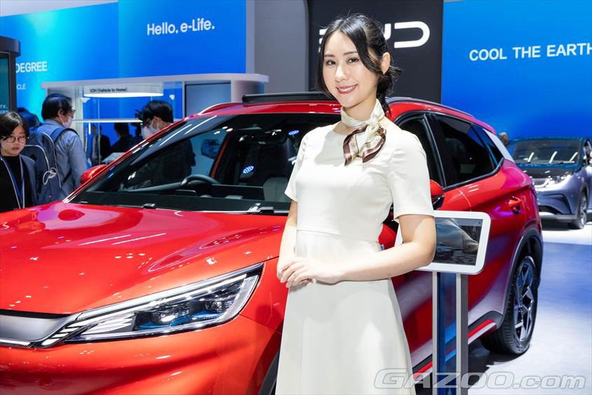 BYDブースコンパニオン ジャパンモビリティーショー2023