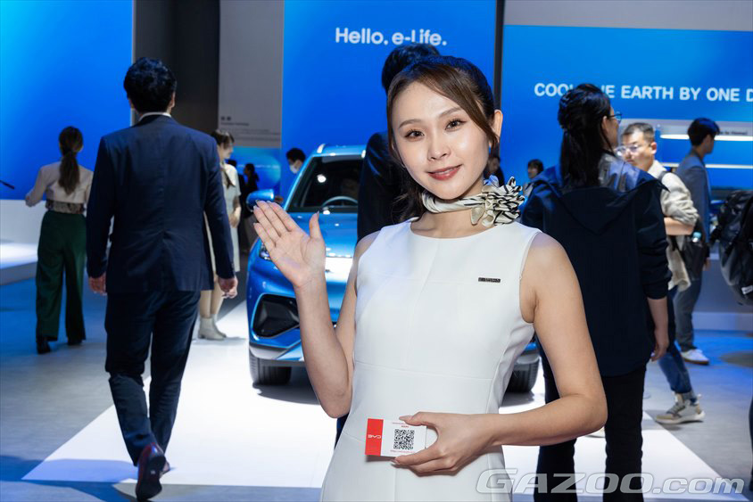 BYDブースコンパニオン ジャパンモビリティーショー2023