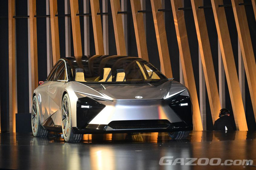 トヨタブースLF-ZC　ジャパンモビリティショー2023