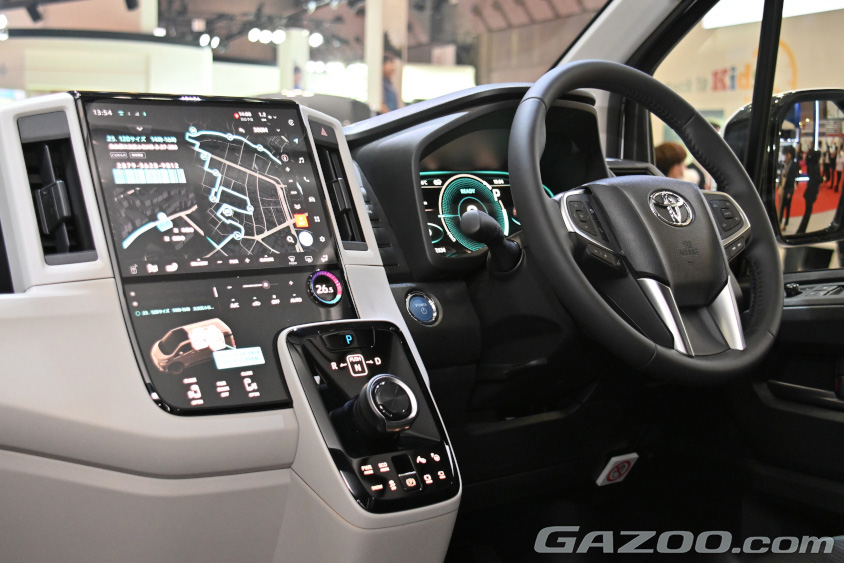 グローバル ハイエースBEVコンセプトの運転席