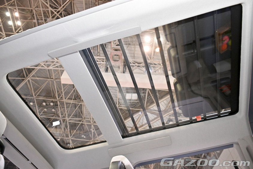 クロスバン ギア コンセプトのサンルーフ