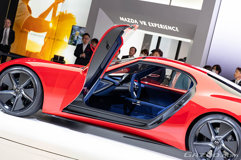 ジャパンモビリティショー2023　マツダブース　コンパクトスポーツカーコンセプト「マツダ ICONIC SP」
