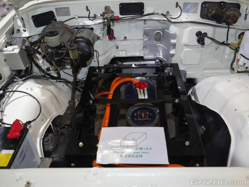 重量級の車体を軽快に走らせるためにモーターはパワフルな交流96Vがチョイスされた