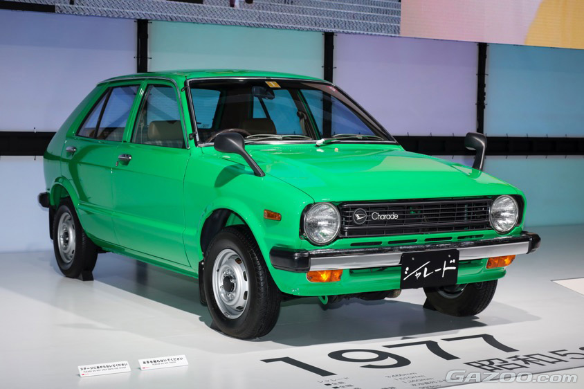 ダイハツブースに展示されるのは1977年に発売した初代ダイハツ・シャレード[G10]
