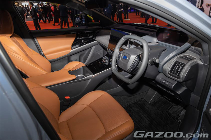 スバル ブース　クロストレック 「Limited」　ジャパンモビリティーショー2023