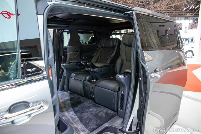 ジャパンモビリティショー2023　トヨタ車体ブース　VELLFIRE Spacious Lounge CONCEPT（ヴェルファイア スペーシャスラウンジ コンセプト）