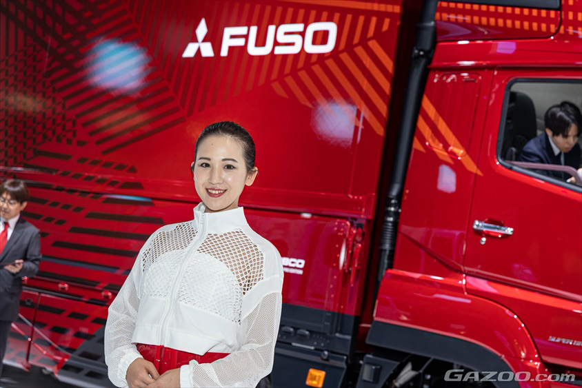 ジャパンモビリティショー2023 三菱ふそうトラック・バス　ブース