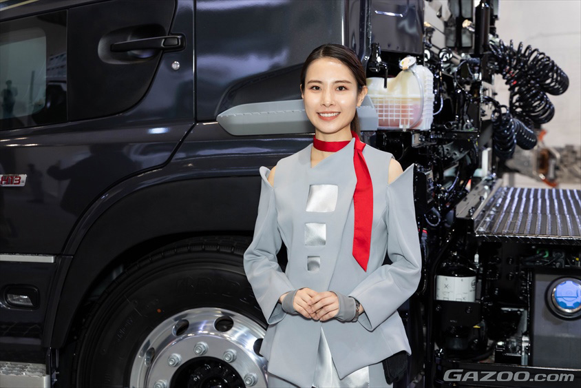 ジャパンモビリティショー2023 いすゞ/UDトラックス　ブース