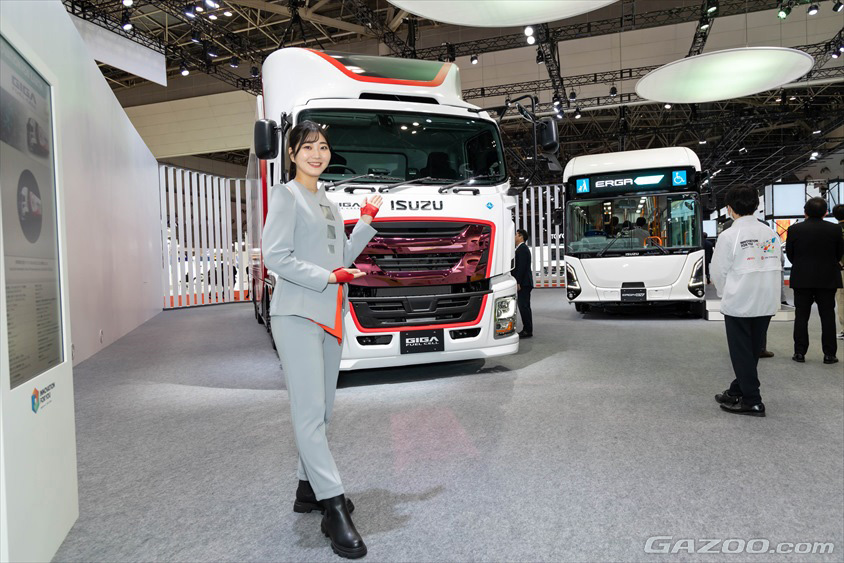 ジャパンモビリティショー2023 いすゞ/UDトラックス　ブース