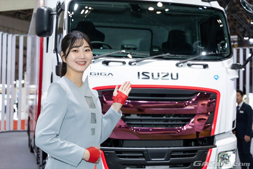 ジャパンモビリティショー2023 いすゞ/UDトラックス　ブース