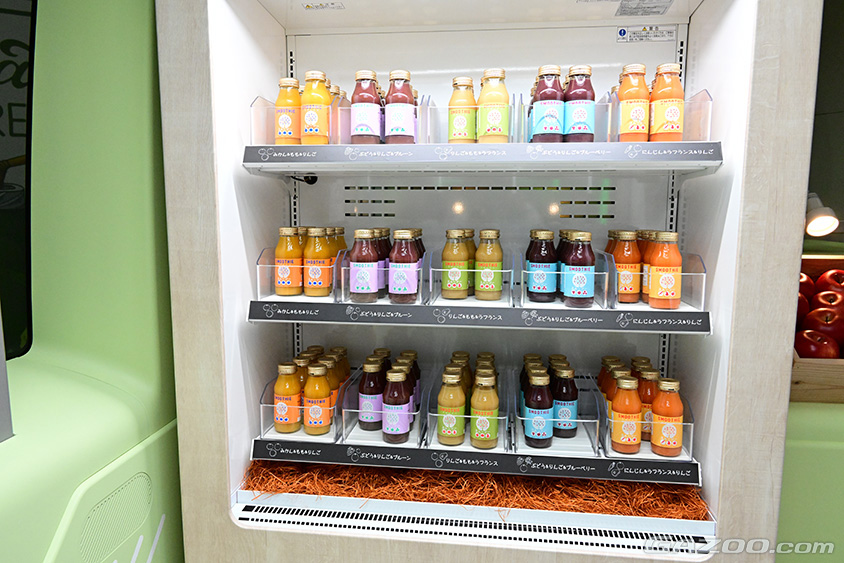 ジャパンモビリティショー2023　商品の棚