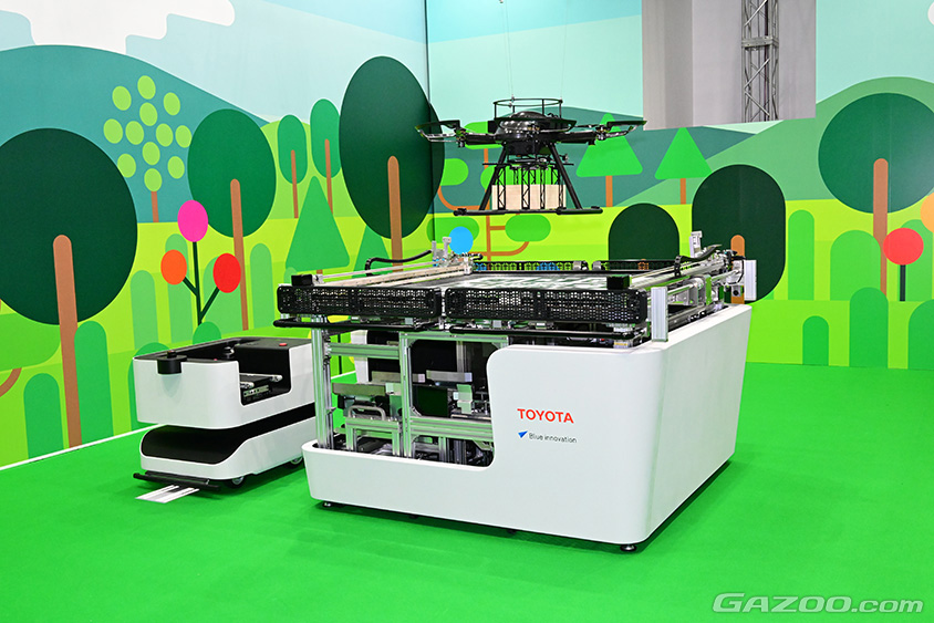 ジャパンモビリティショー2023　ドローンがポートに飛んできた様子