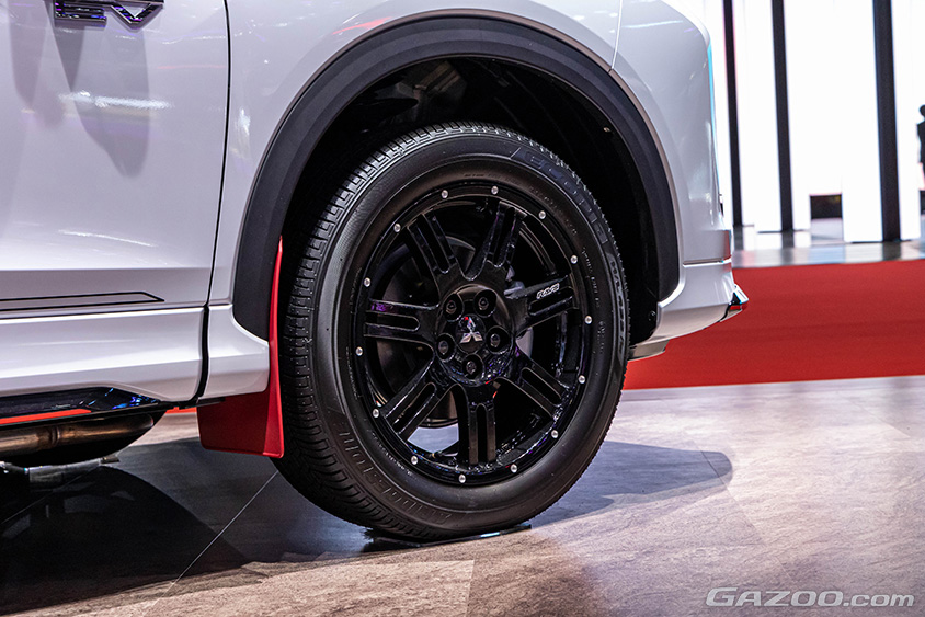 ジャパンモビリティショー2023 三菱自動車ブース　エクリプス クロスPHEV