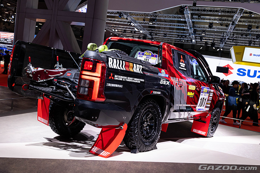 ジャパンモビリティショー2023　三菱自動車ブース 新型トライトン　ラリーカー［アジアクロスカントリーラリー2023 参戦車両レプリカ］