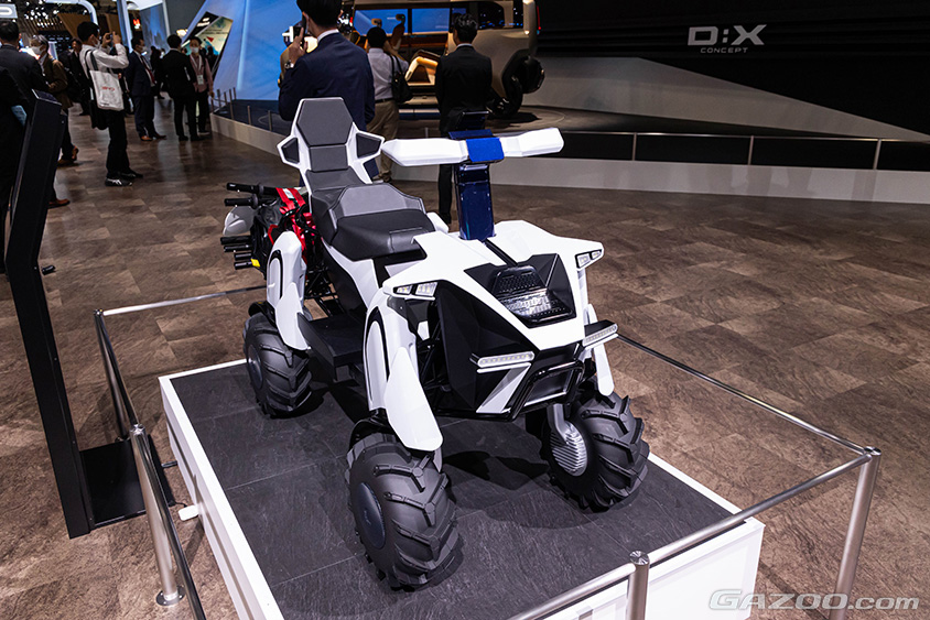 ジャパンモビリティショー2023　三菱自動車ブース 小型モビリティ　Last 1 mile Mobility