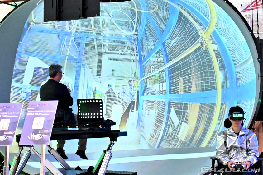 実際に飛ばしているドローンの視点を体験することもできる（ジャパンモビリティショー2023　Tokyo Future Tour）