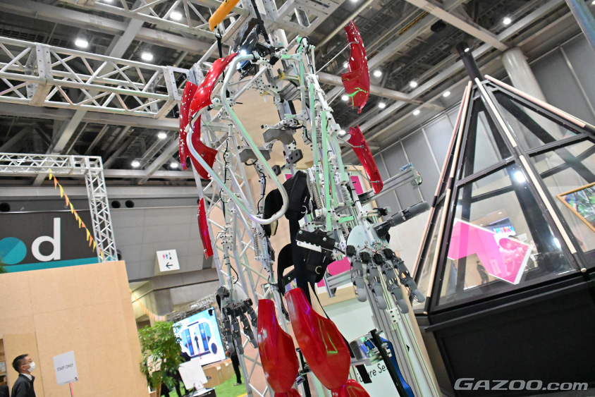 動作拡大型スーツ スケルトニクス（ジャパンモビリティショー2023　Tokyo Future Tour）