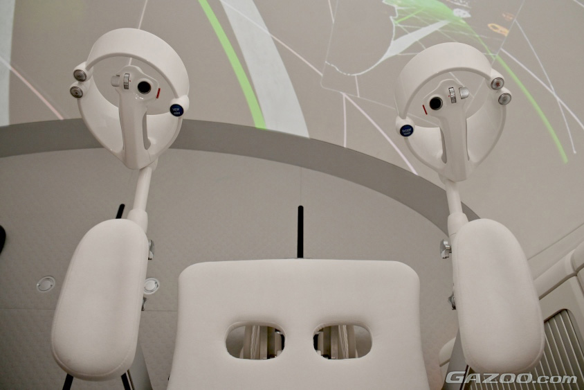 ルナクルーザーの操縦桿（ジャパンモビリティショー2023　Tokyo Future Tour）