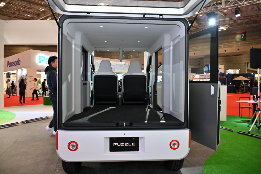 「PUZZLE」コンセプトは直線的なデザインで荷室も真四角で使い勝手がいい（ジャパンモビリティショー2023）