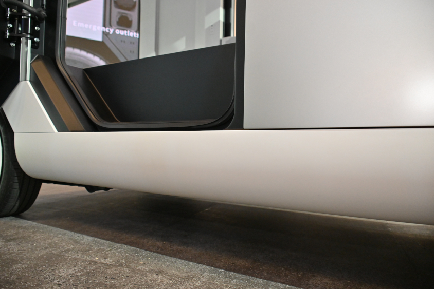 HWエレクトロのPUZZLEのフロアのパーツもルーフと同じパーツ（ジャパンモビリティショー2023）