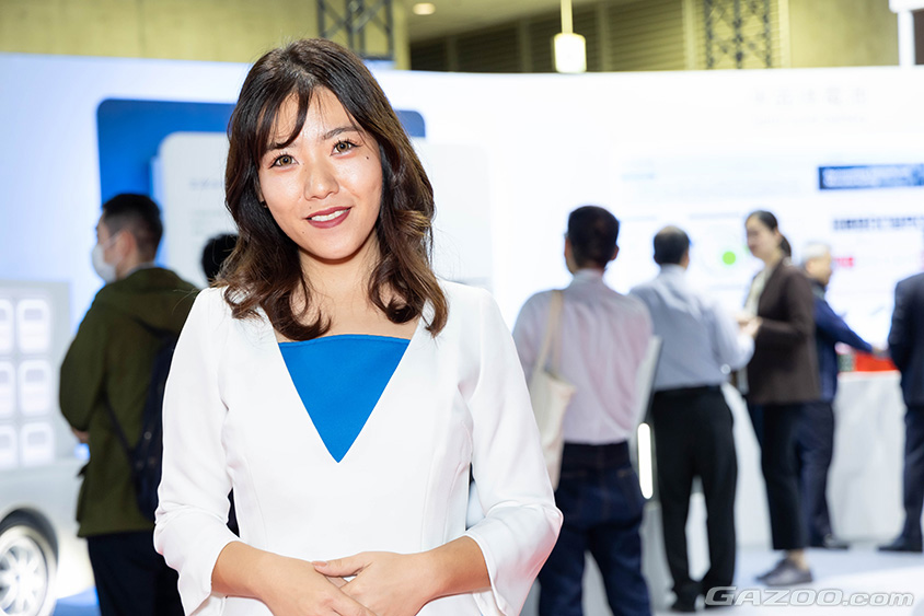 ジャパンモビリティショー2023　AZAPA ブース コンパニオン