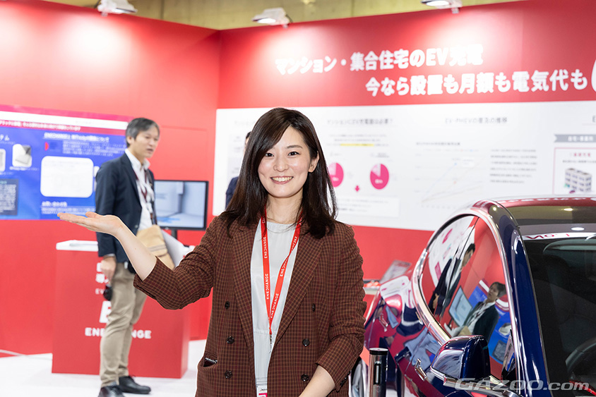 ジャパンモビリティショー2023　ENECHANGE ブース コンパニオン