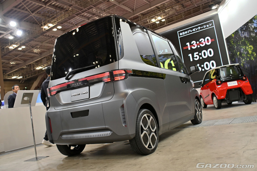 FOMM TWO Conceptのリヤビュー（ジャパンモビリティショー2023）