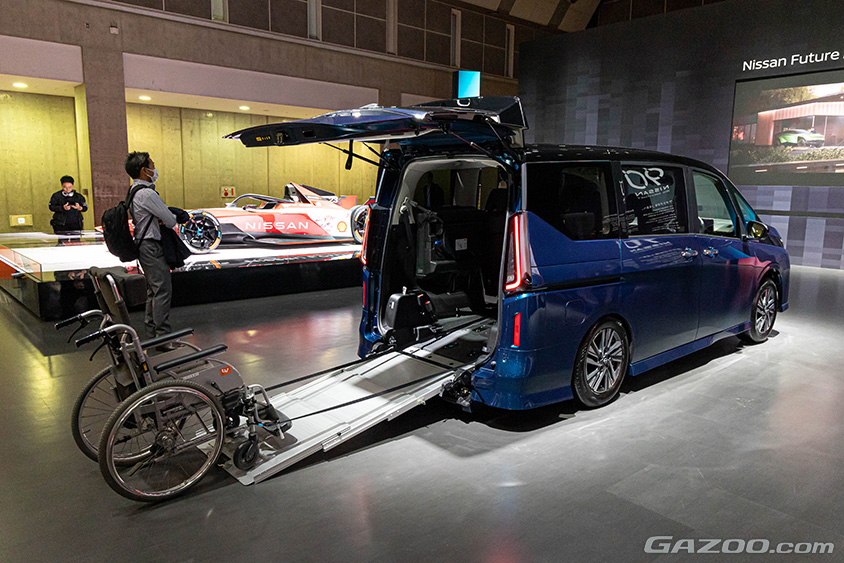 ジャパンモビリティショー2023 日産ブース　セレナ