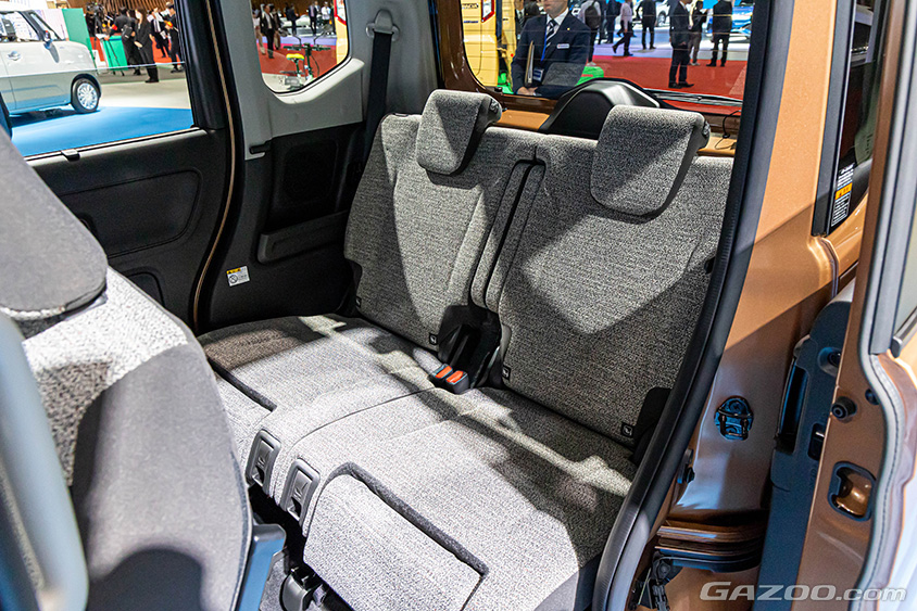 ジャパンモビリティショー2023　スズキブース　スペーシア コンセプト