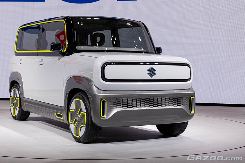 ジャパンモビリティショー2023　スズキブース　軽ワゴンEV「eWX」