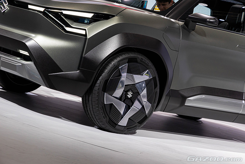 ジャパンモビリティショー2023　スズキブース　EV世界戦略車第一弾「eVX」