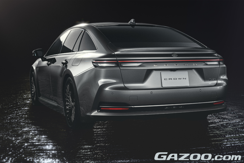 クラウンセダン Z（ハイブリッド車）（プレシャスメタル）＜オプション装着車＞