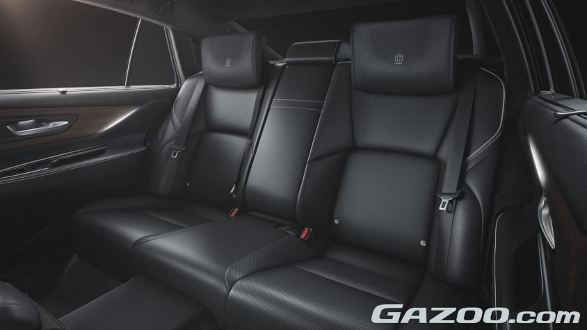 クラウンセダン Z（ハイブリッド車）（内装色：ブラック）＜オプション装着車＞