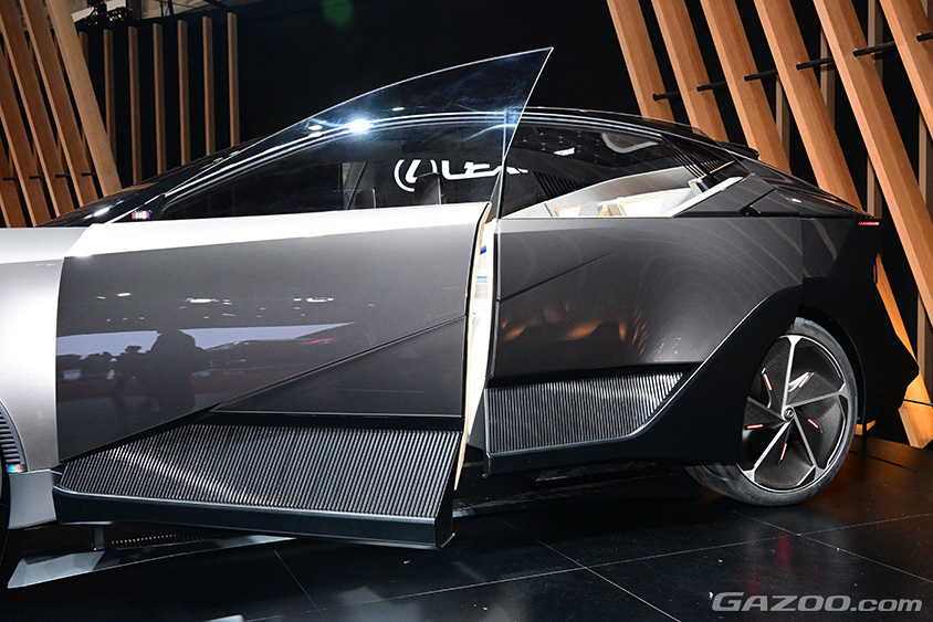 ジャパンモビリティショー2023 レクサスブース レクサス LF-ZL