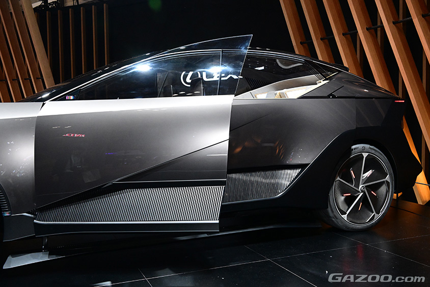 ジャパンモビリティショー2023 レクサスブース レクサス LF-ZL