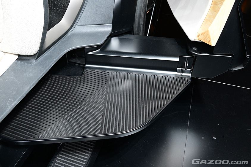 ジャパンモビリティショー2023 レクサスブース レクサス LF-ZL