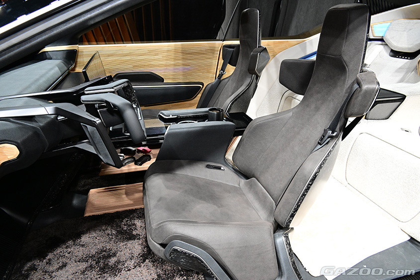 ジャパンモビリティショー2023 レクサスブース レクサス LF-ZL