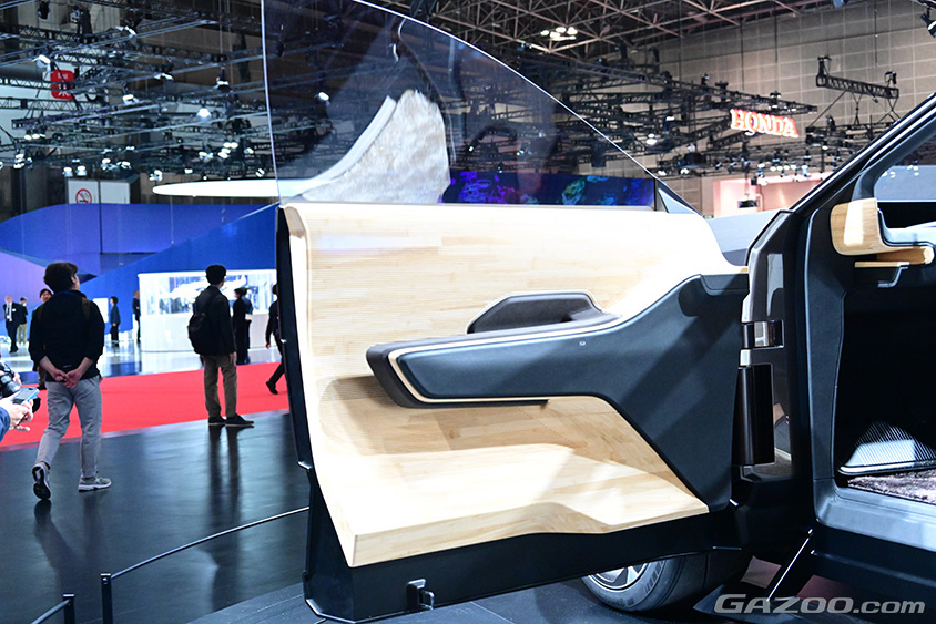 ジャパンモビリティショー2023 レクサスブース レクサス LF-ZL