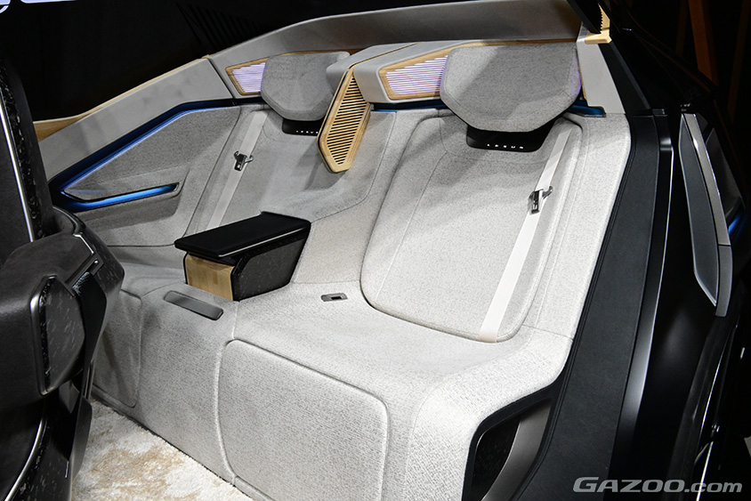 ジャパンモビリティショー2023 レクサスブース レクサス LF-ZL