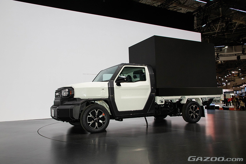 ジャパンモビリティショー2023 トヨタ ブース　やりたいことを一緒にかなえるモビリティ「IMV 0」